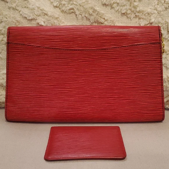 Louis Vuitton Red Epi Leather Clutch & Card Case Set - Picture 2 of 15